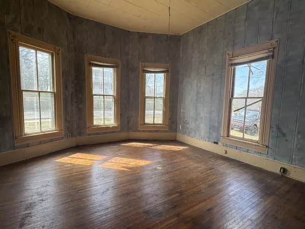 Dover, TN 37058,185 Church St