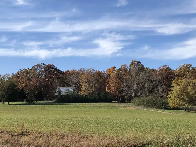 8 Pea Ridge Rd, Liberty, TN 37095