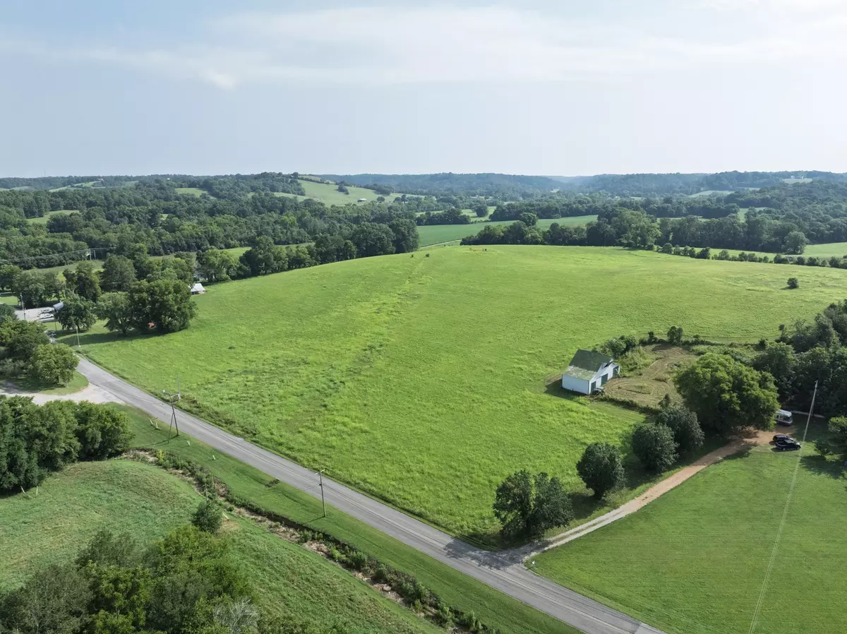Columbia, TN 38401,2470 Santa Fe Pike