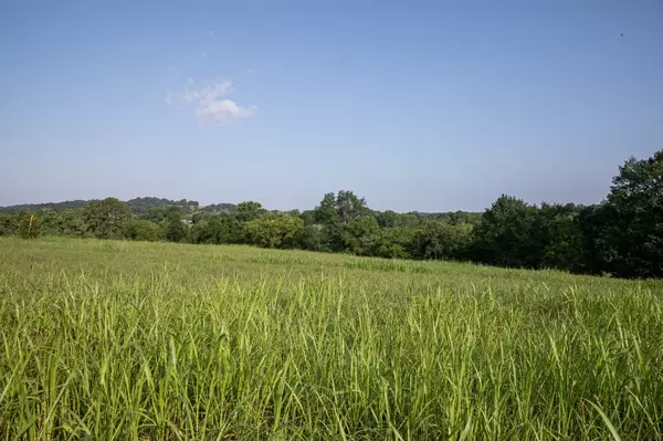 Columbia, TN 38401,2470 Santa Fe Pike