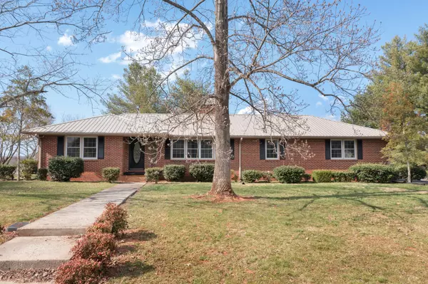 Winchester, TN 37398,401 E Petty Ln