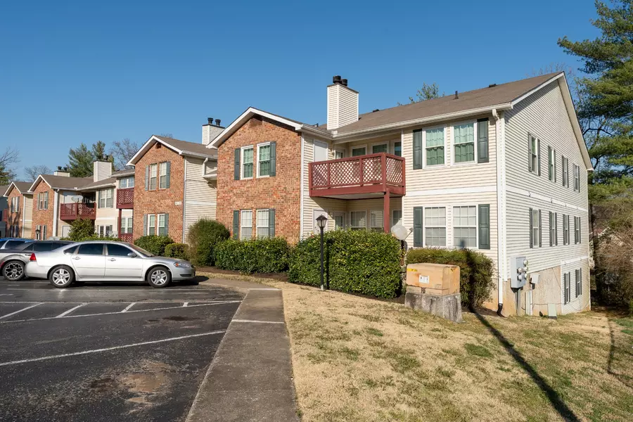 142 N Timber Dr, Nashville, TN 37214