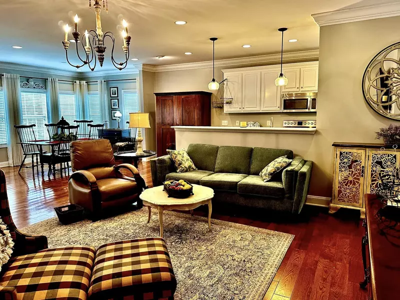 1605 S Cannon Blvd #E #201, Shelbyville, TN 37160
