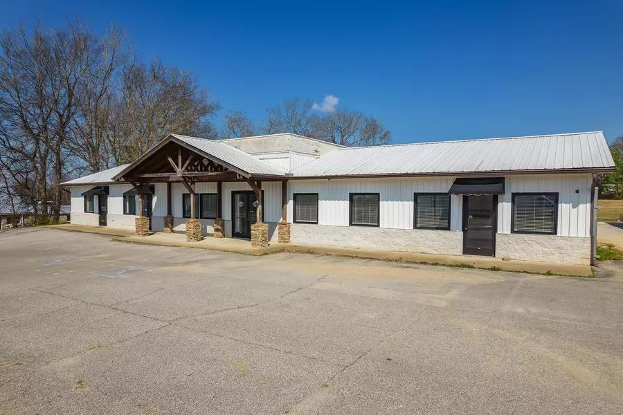 179 E Main St, Parsons, TN 38363