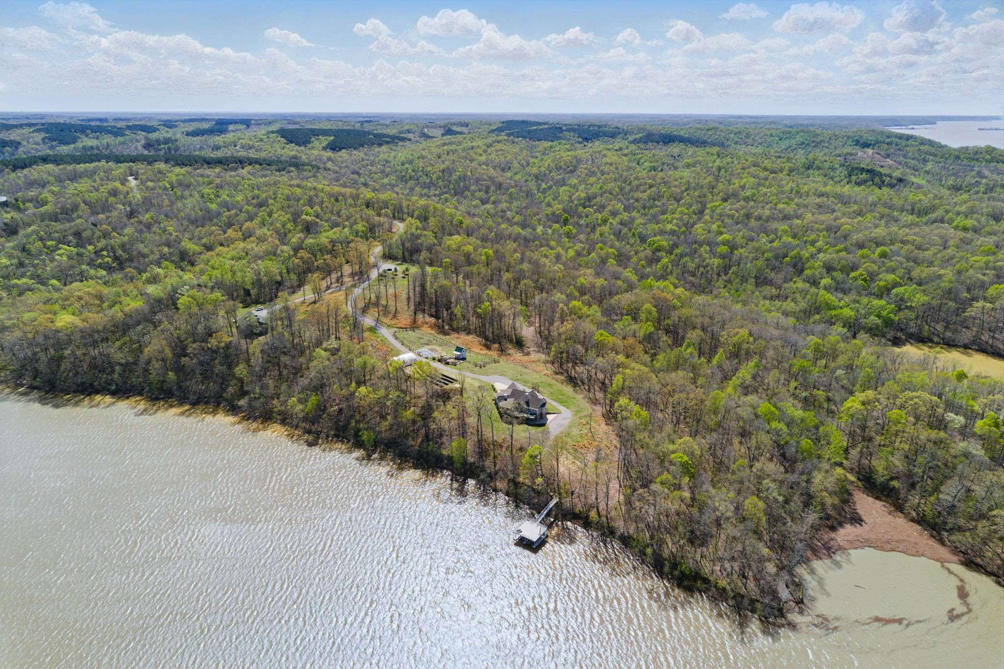 Stewart, TN 37175,225 Twin Feathers Road