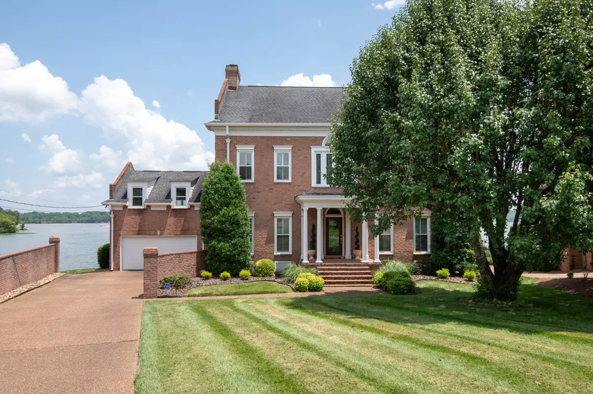 Hendersonville, TN 37075,114 Governors Point Blvd