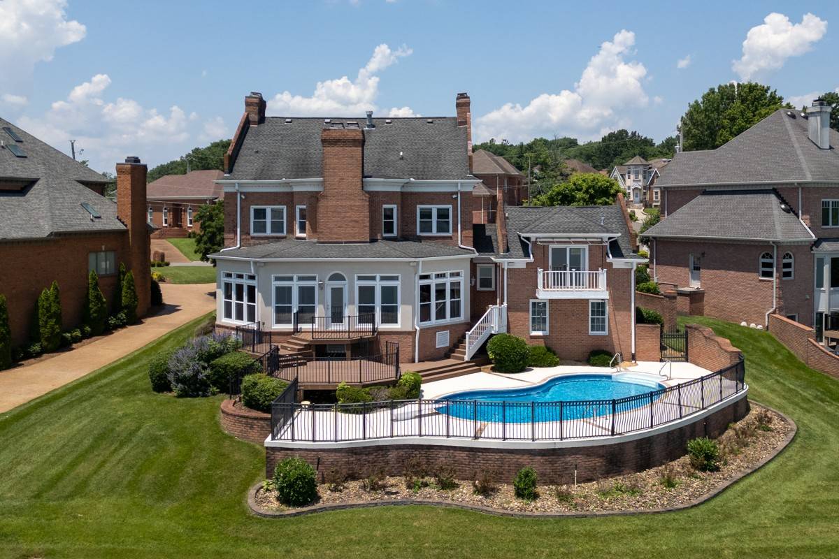 Hendersonville, TN 37075,114 Governors Point Blvd