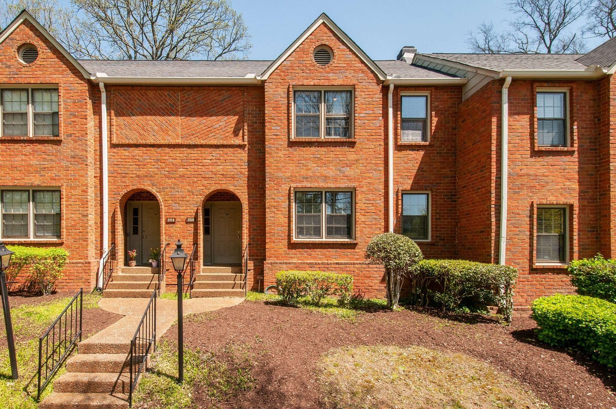 255 Westchase Dr, Nashville, TN 37205