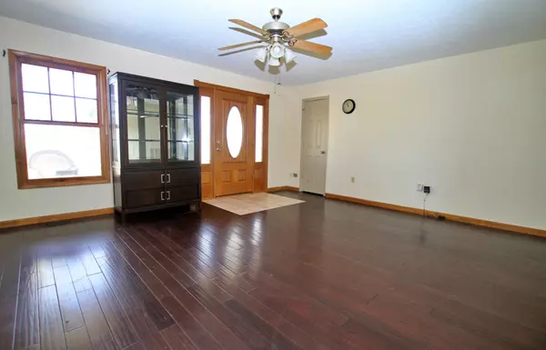 Adams, TN 37010,7618 Hwy 41 N