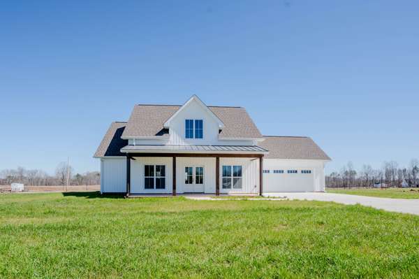 200 Beartown Rd,  Loretto,  TN 38469