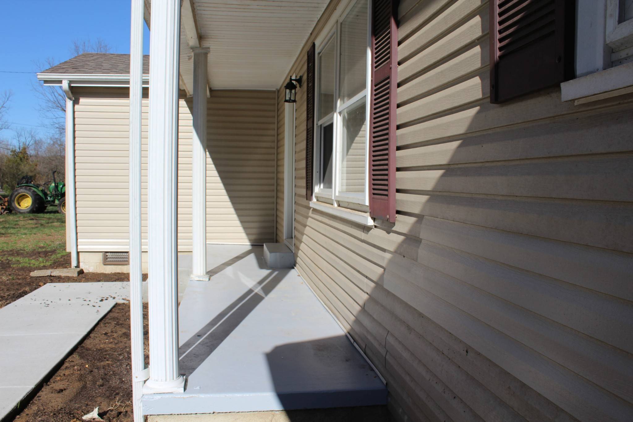 Erin, TN 37061,705 Rocky Hollow Rd