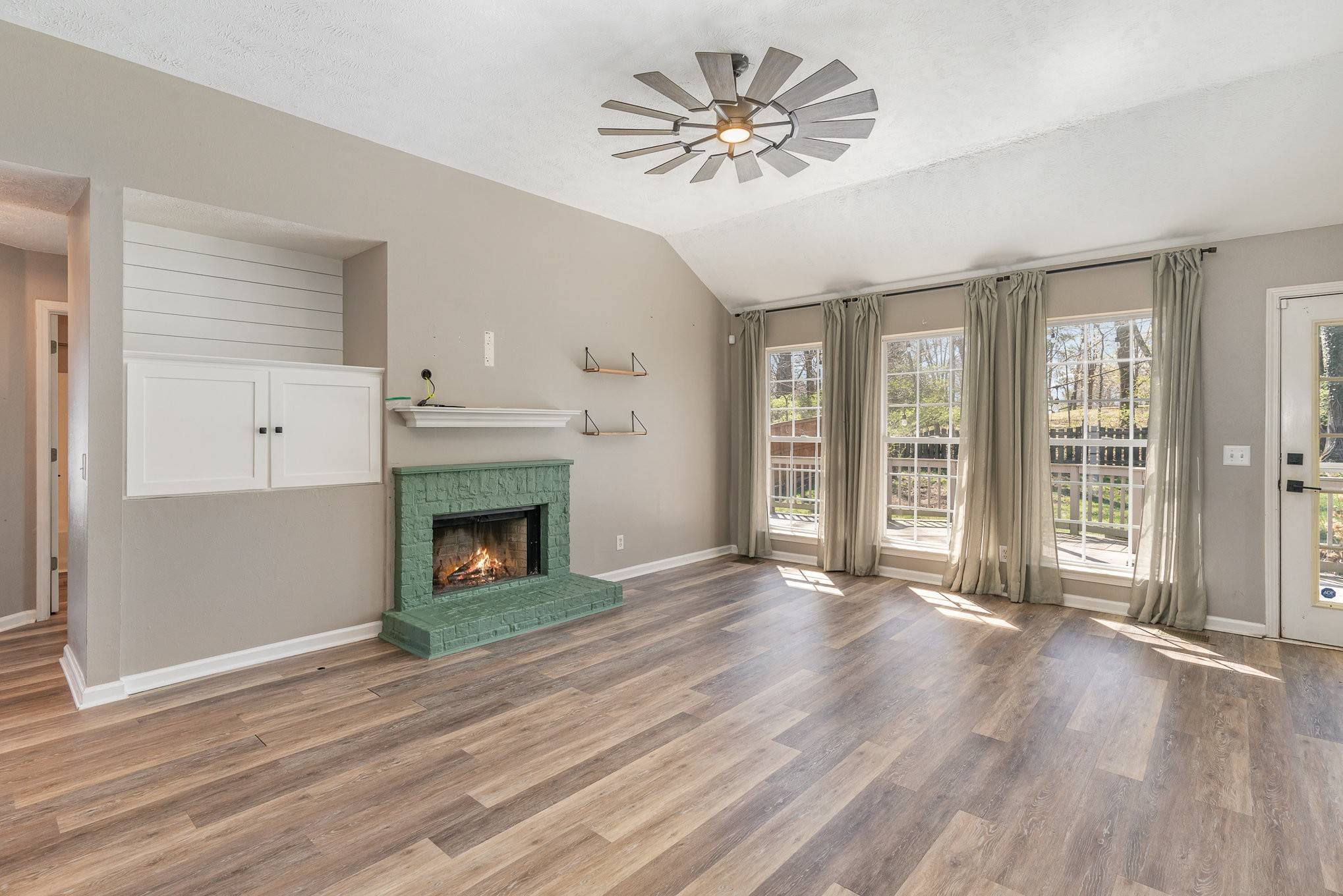 Hendersonville, TN 37075,132 La View Rd