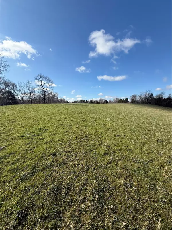 9045 Fox Hill Rd, Baxter, TN 38544