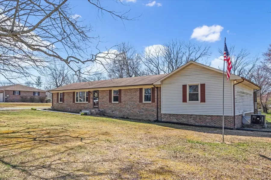 499 Ridgewood Dr, Manchester, TN 37355