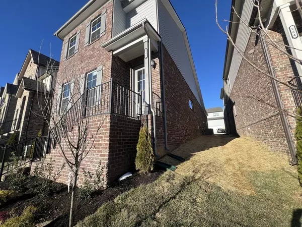 La Vergne, TN 37086,266 Sounder Circle