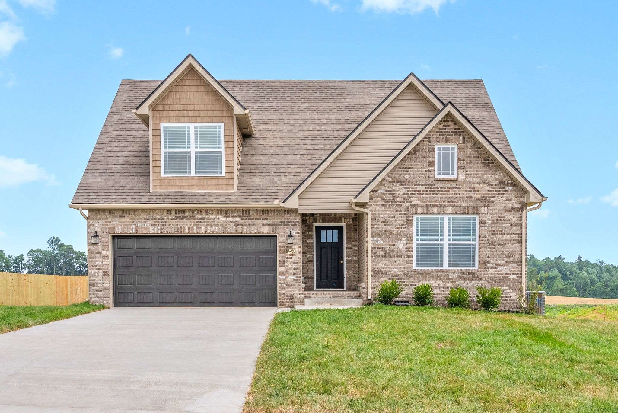 1239 Iris Glen Dr, Clarksville, TN 37042