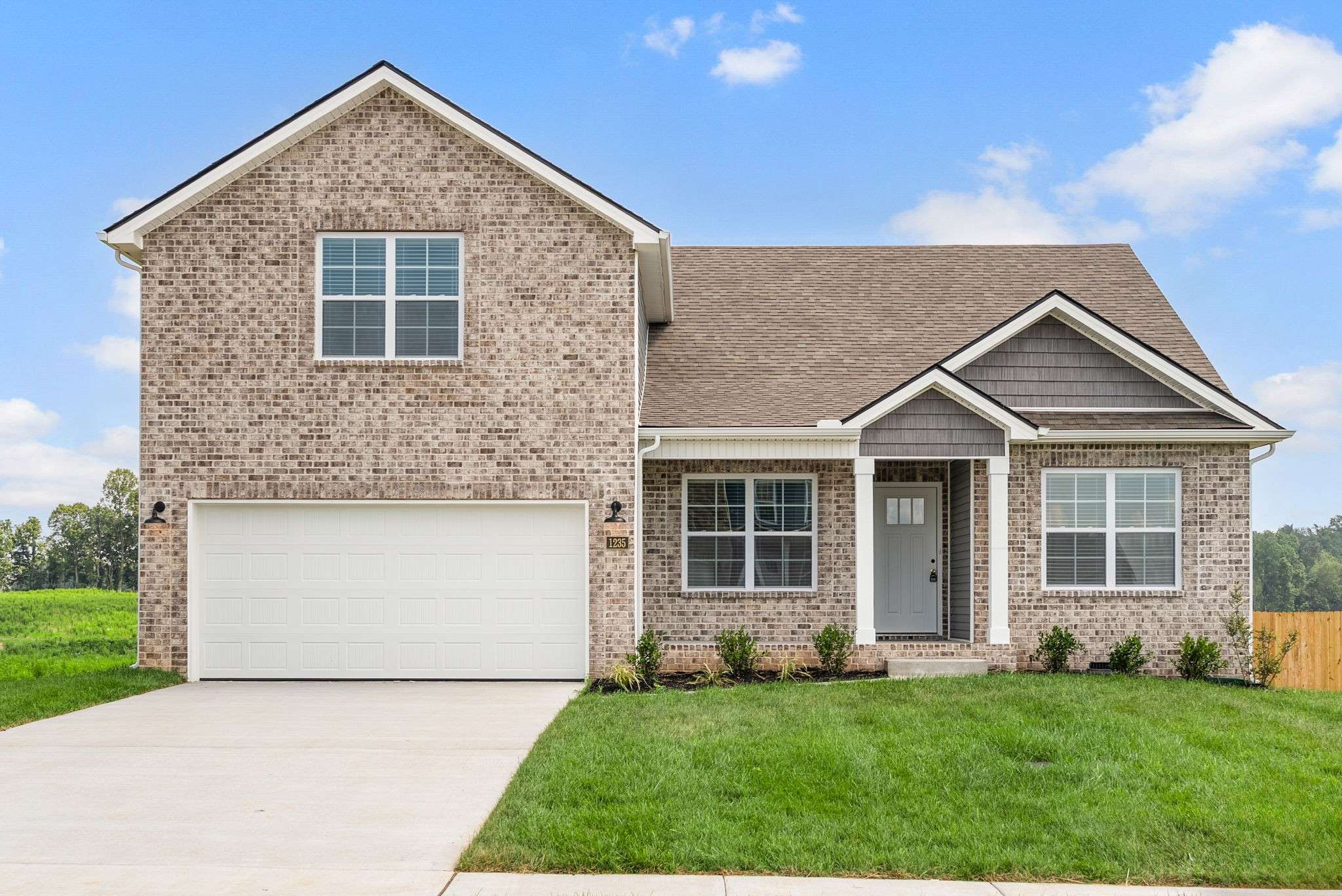1235 Iris Glen Dr, Clarksville, TN 37042