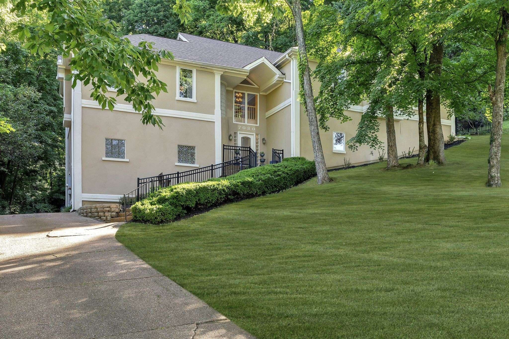 Brentwood, TN 37027,7030 Willowick Dr
