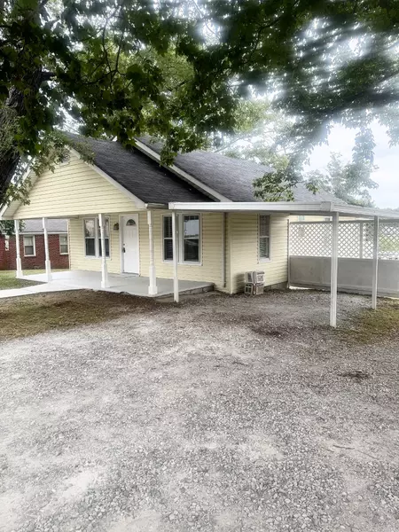 803 Mill St, Manchester, TN 37355