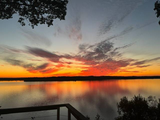 Big Sandy, TN 38221,591 Shore Dr