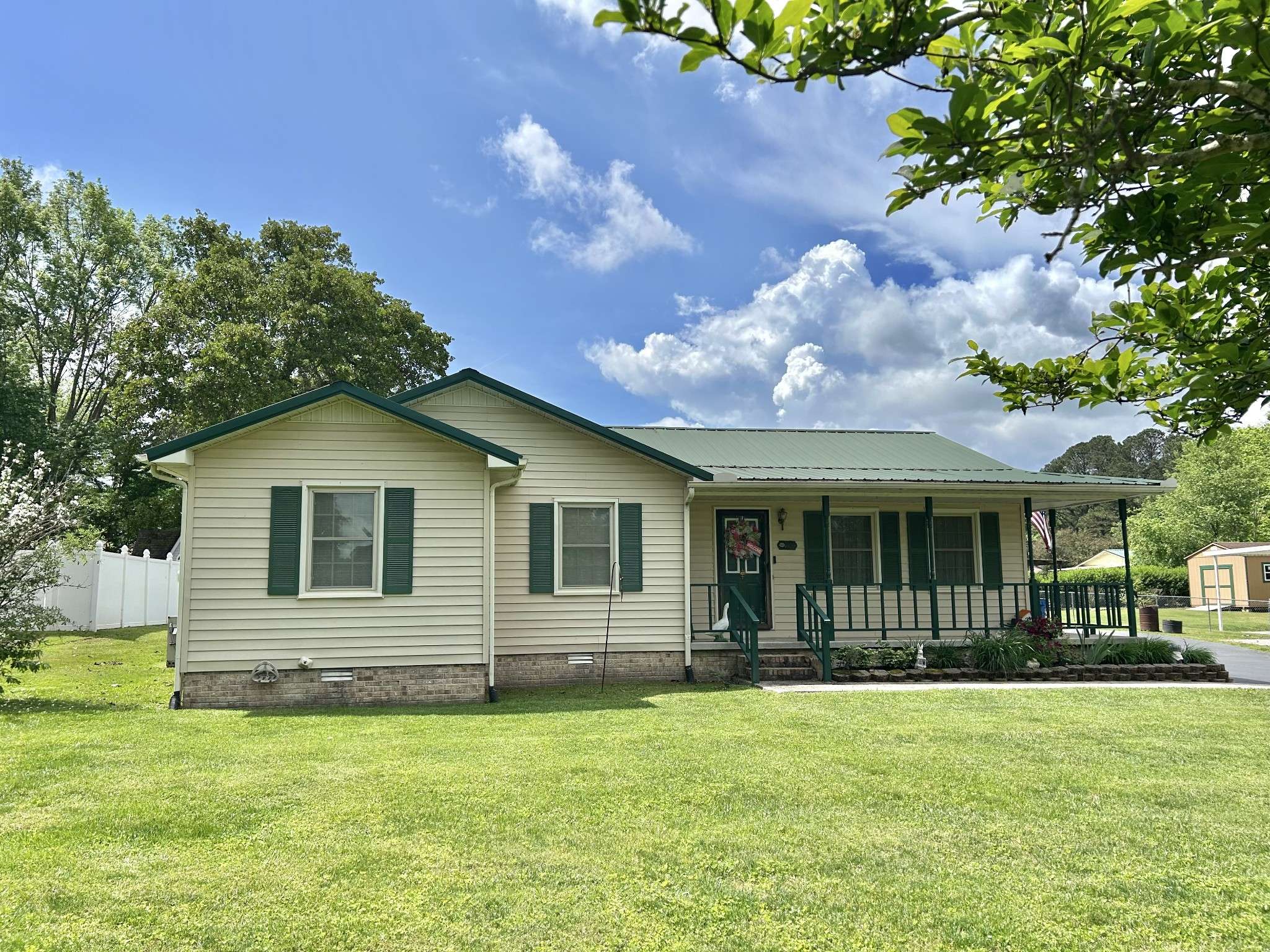 1306 McMahan St, Manchester, TN 37355