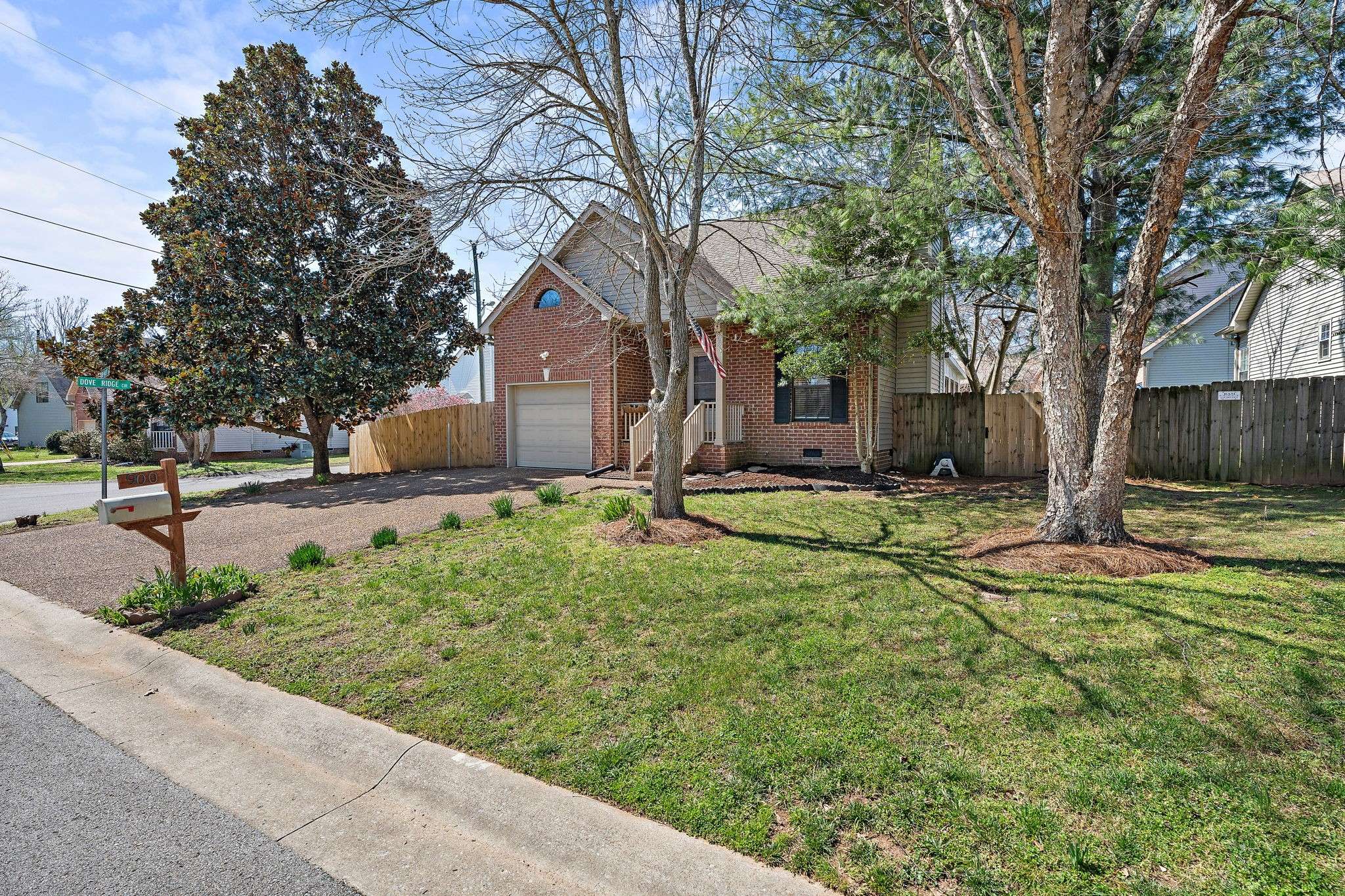 900 Dove Ridge Cir, Nashville, TN 37221
