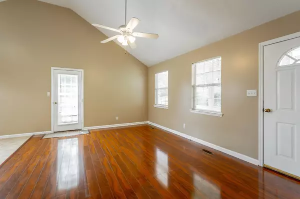 Harrison, TN 37341,6827 Hillside Bend Trail