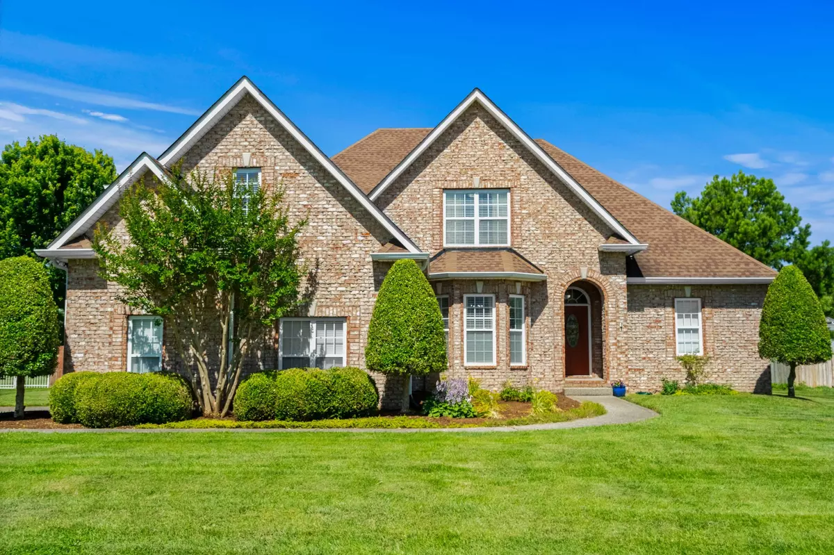 Greenbrier, TN 37073,1020 Graceland Way