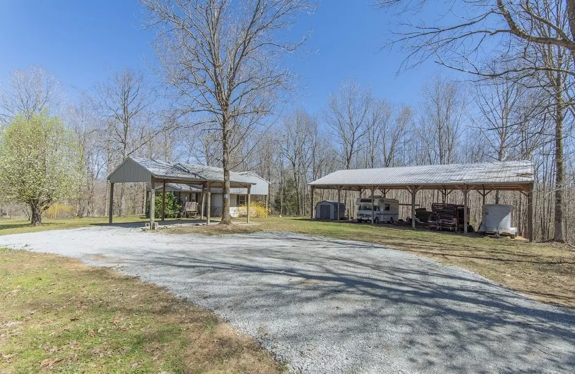 Waynesboro, TN 38485,198 Robert Nutt Rd