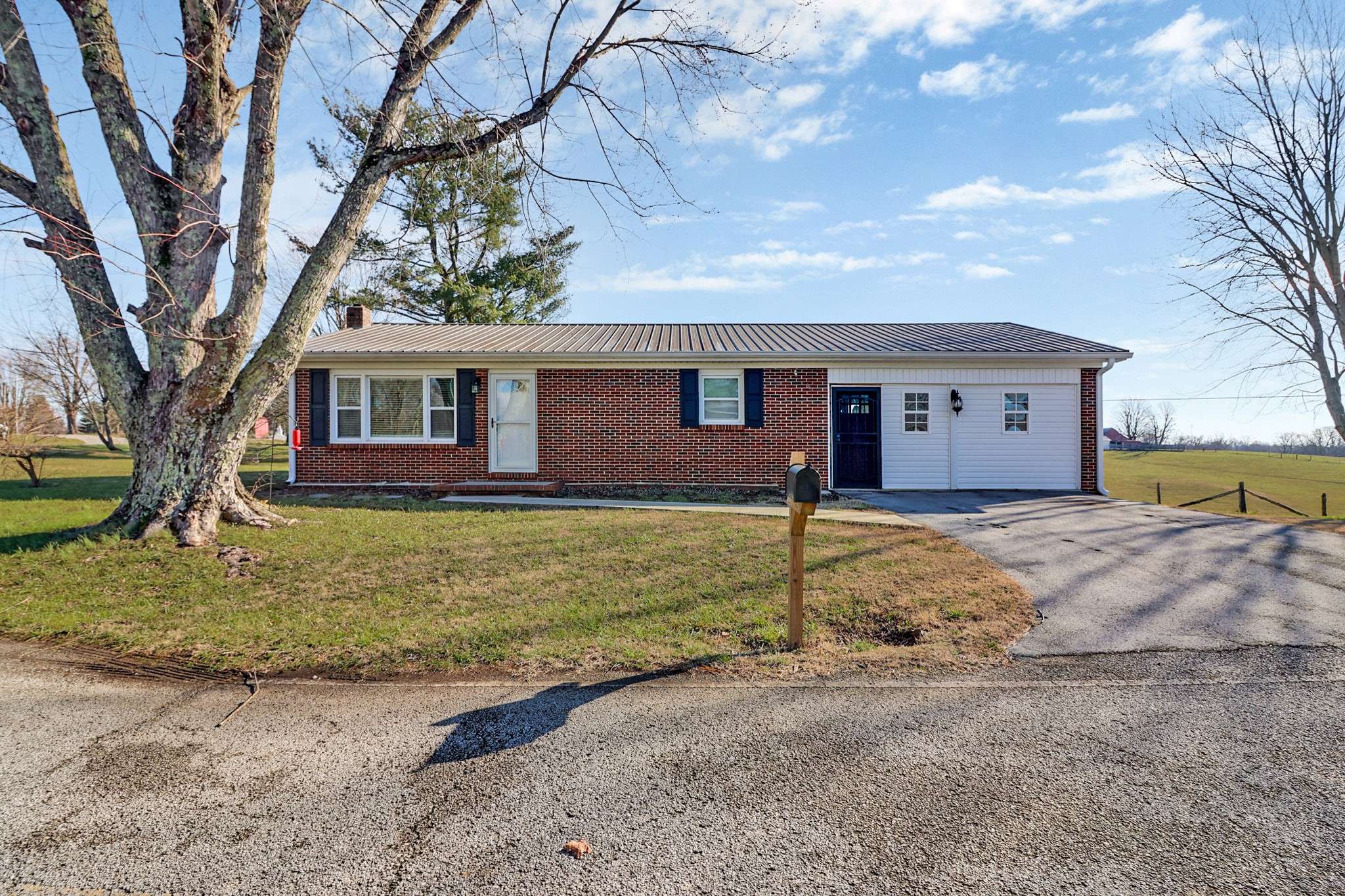 Spencer, TN 38585,9 Templeton St