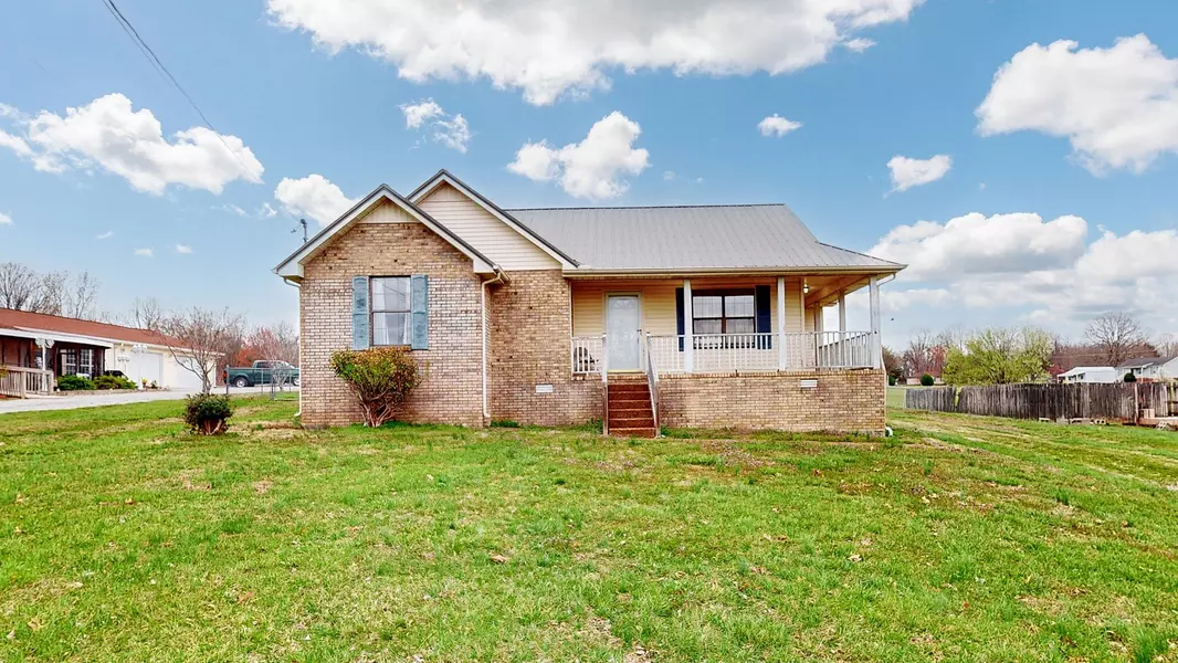 148 W Roberts Rd, Portland, TN 37148