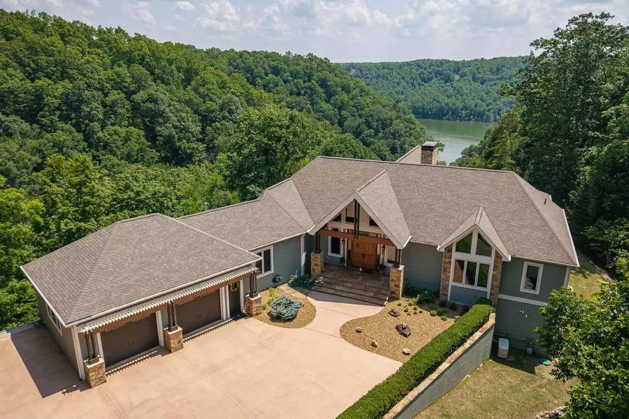 659 Harbour Greens Pl, Sparta, TN 38583