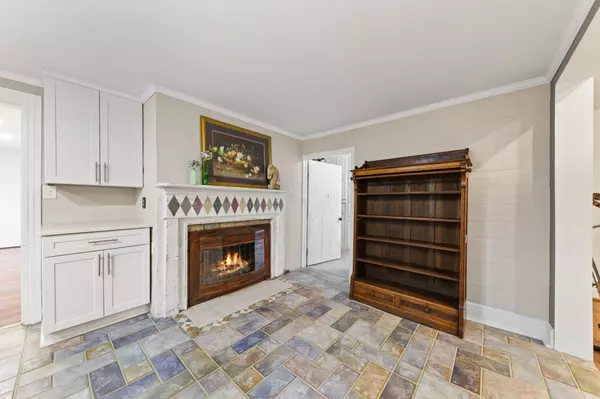 Cornersville, TN 37047,202 S Main St