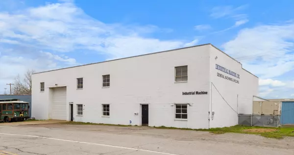 Clarksville, TN 37040,724 Red River St