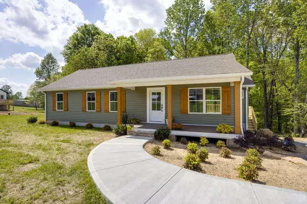 Westmoreland, TN 37186,8266 Hoskins Hollow Rd
