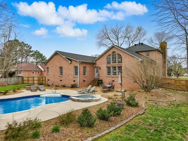 1267 Ascot Ln, Franklin, TN 37064