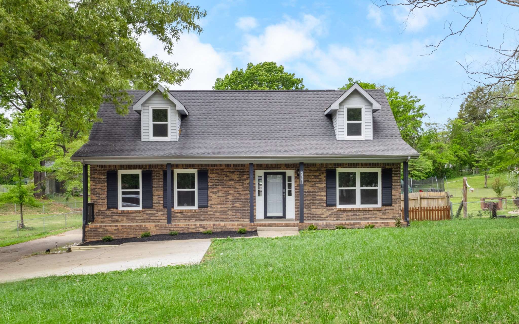 2236 Sweetbriar Dr, Clarksville, TN 37043