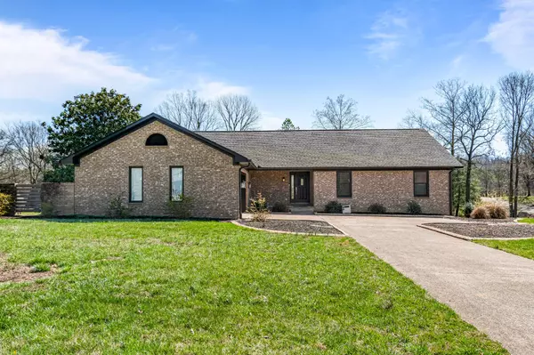 1106 Roseland Dr, Columbia, TN 38401