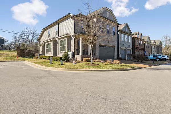 Nashville, TN 37221,928 Silkwood Cir