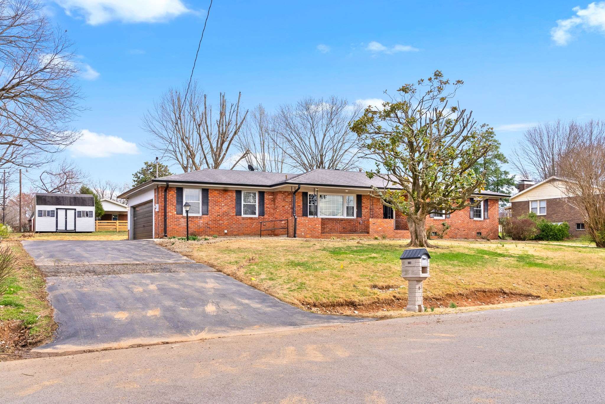 Hopkinsville, KY 42240,114 Donna Dr