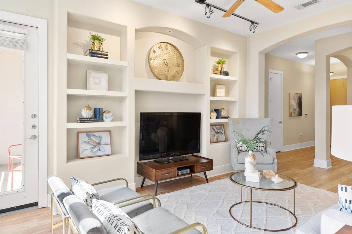Nashville, TN 37212,2600 Hillsboro Pike #204