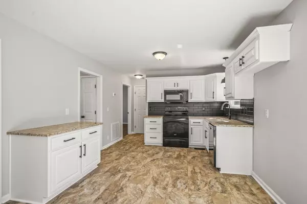 Greenbrier, TN 37073,2114 Stonehenge Dr