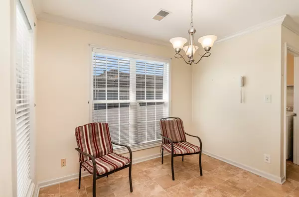 2327 Ellsworth Dr Clarksville, TN 37043