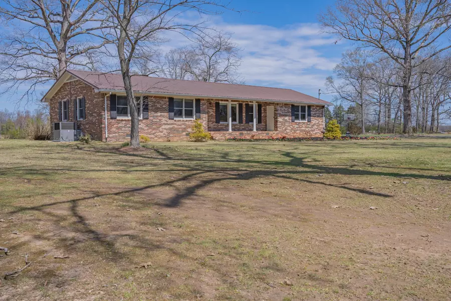 6086 Lynchburg Rd, Winchester, TN 37398