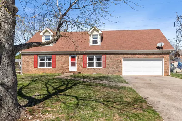 1571 Barrett Dr, Clarksville, TN 37043