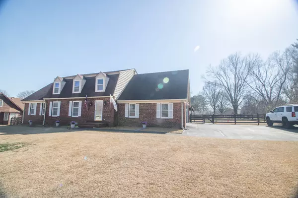 Martin, TN 38237,122 Bunny Ln