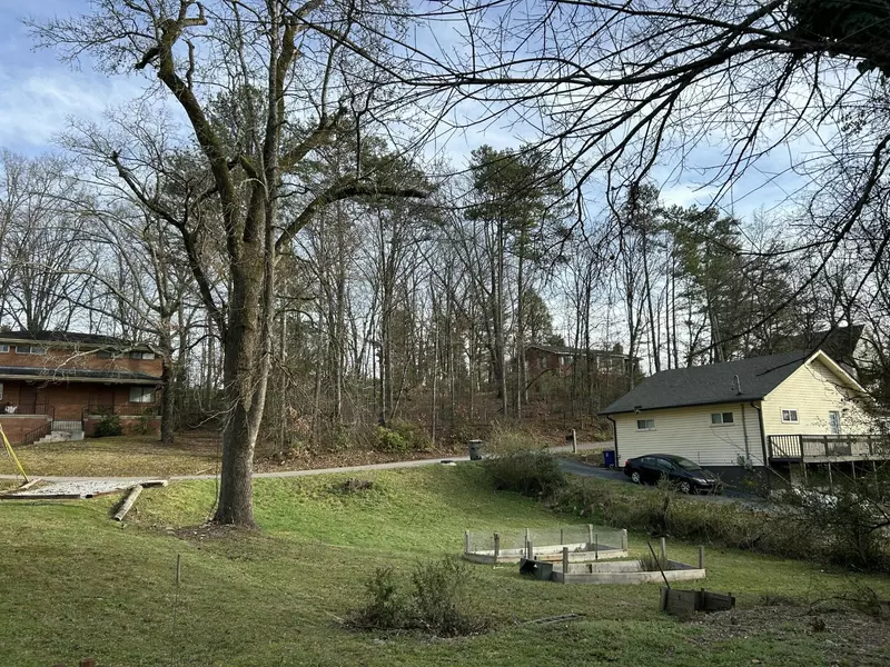 373 Booth Road, Chattanooga, TN 37411