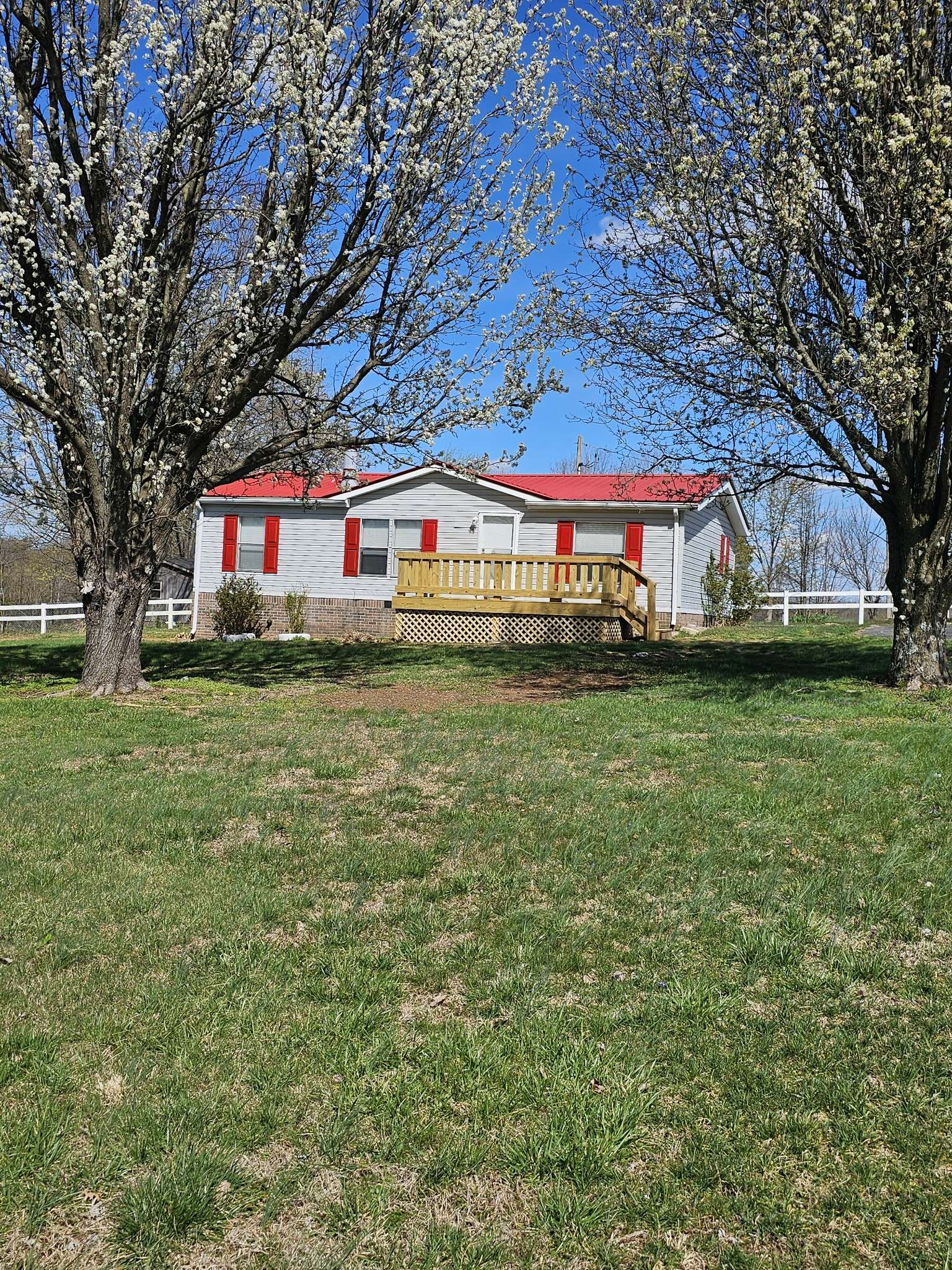 4700 Old Highway 52, Lafayette, TN 37083