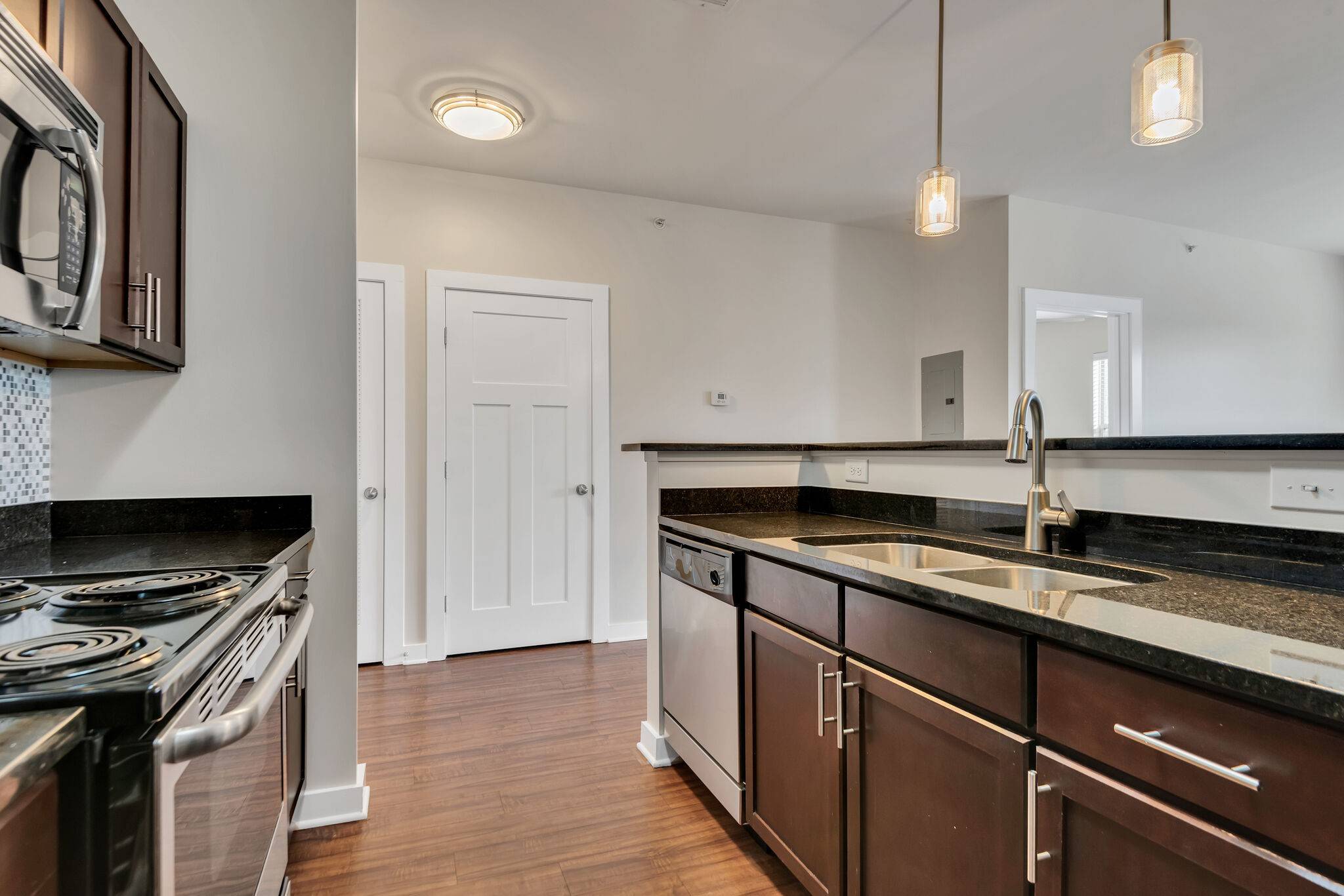 Nashville, TN 37211,2197 Nolensville Pike #203