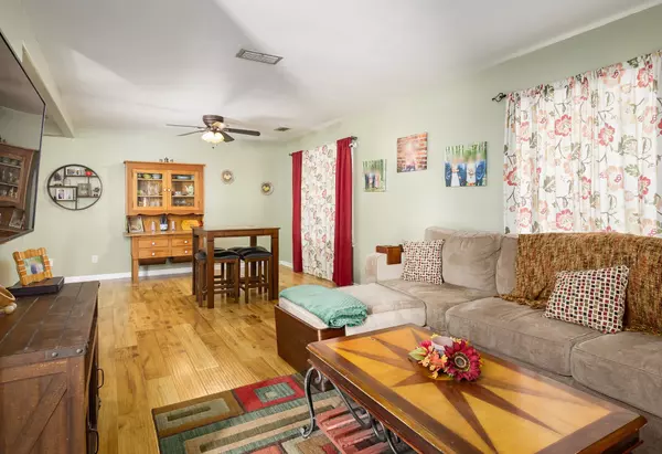 Florence, AL 35633,569 Hazelwood Dr